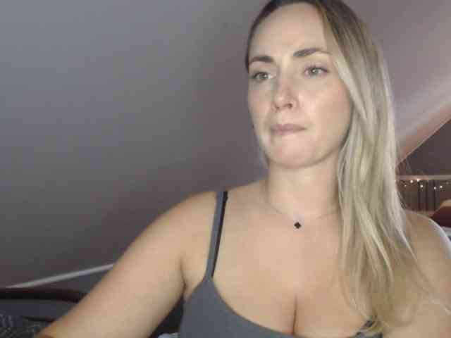 ScarlettXQueen webcam