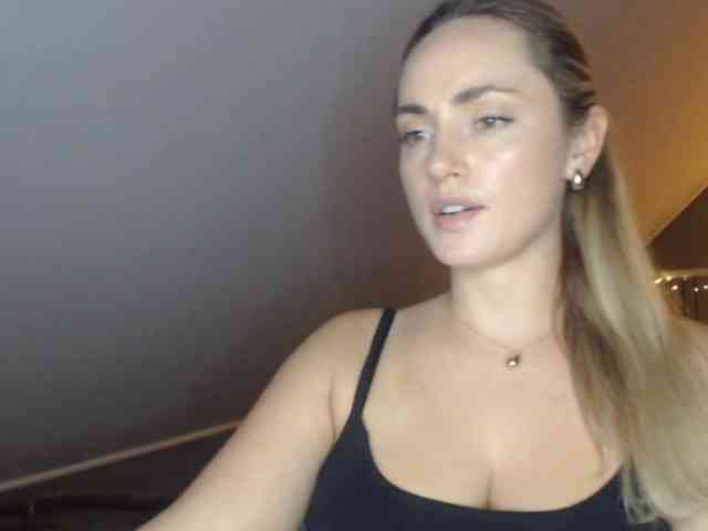 ScarlettXQueen webcam