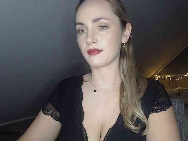 ScarlettXQueen webcam