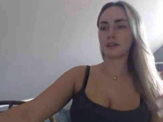 ScarlettXQueen webcam