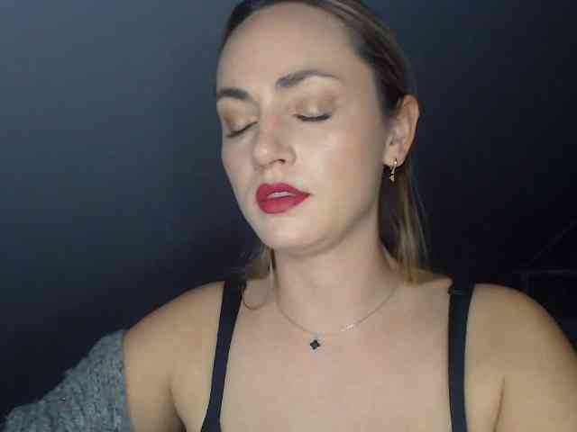 ScarlettXQueen webcam