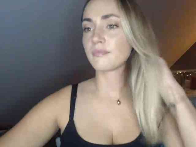 ScarlettXQueen webcam