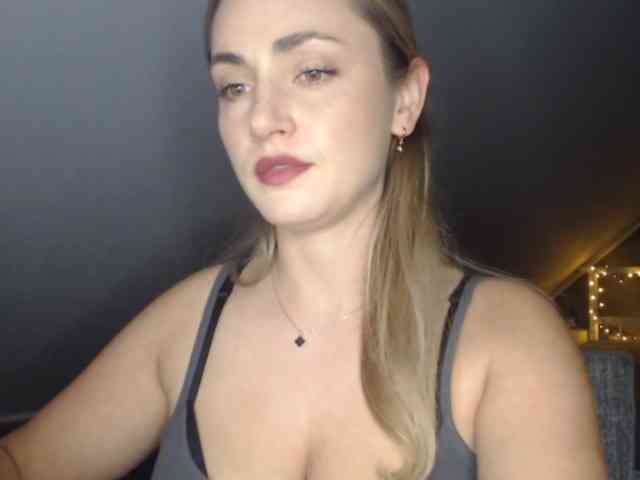 ScarlettXQueen webcam