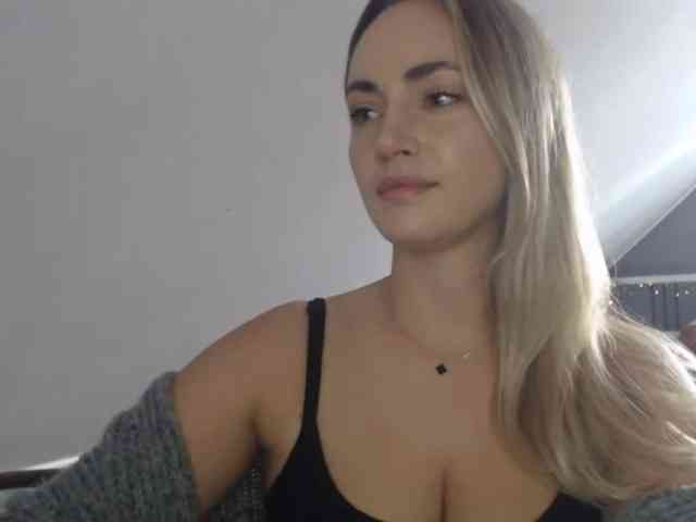 chat naked ScarlettXQueen
