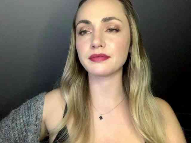 ScarlettXQueen webcam