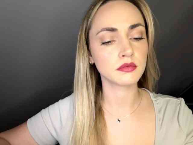 ScarlettXQueen webcam