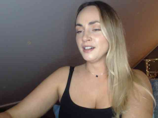 ScarlettXQueen webcam