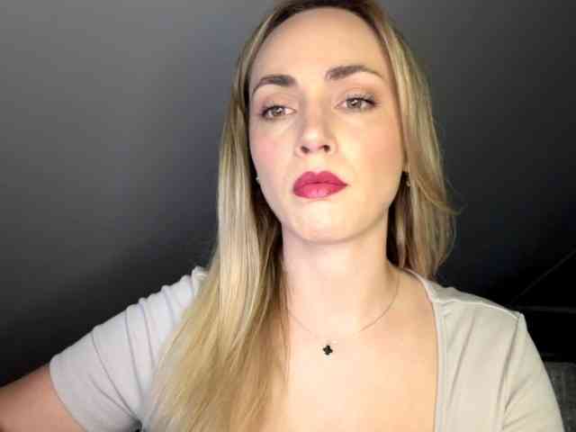 ScarlettXQueen webcam
