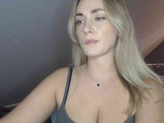 Model: ScarlettXQueen