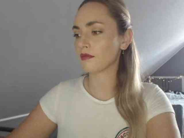 ScarlettXQueen webcam