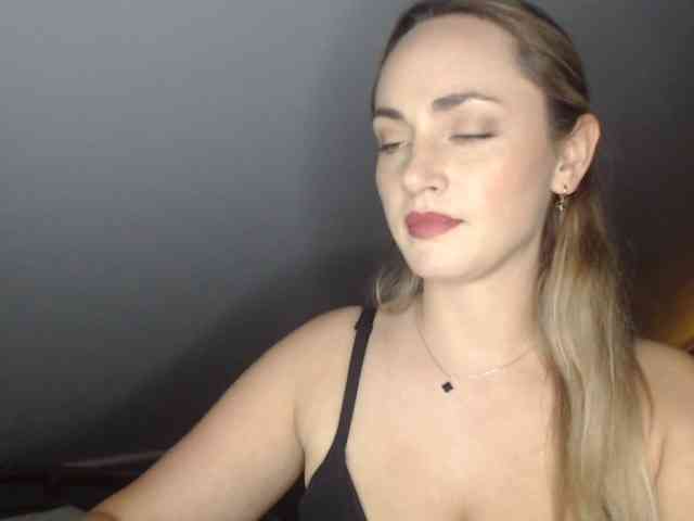 ScarlettXQueen webcam