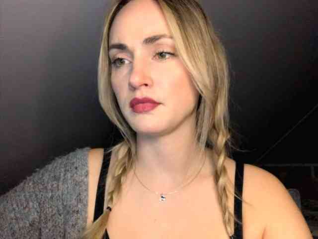 ScarlettXQueen webcam