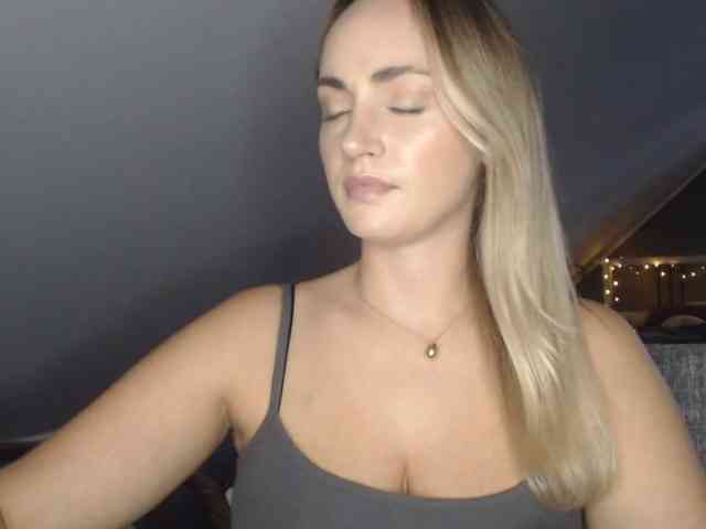 ScarlettXQueen webcam