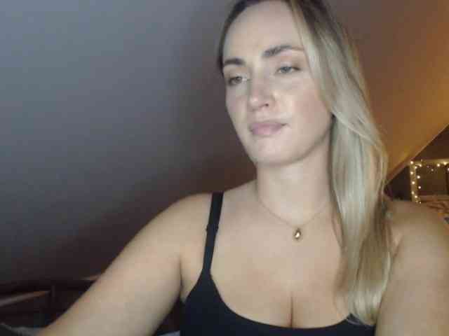 ScarlettXQueen webcam