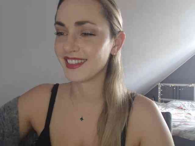 ScarlettXQueen webcam