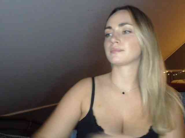 ScarlettXQueen webcam