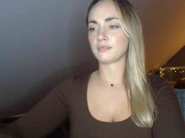 Model: ScarlettXQueen