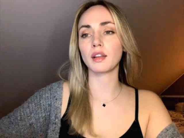 ScarlettXQueen webcam