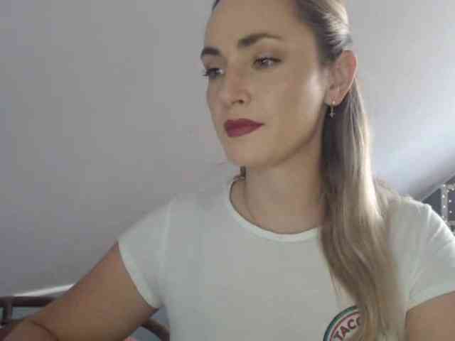 ScarlettXQueen webcam