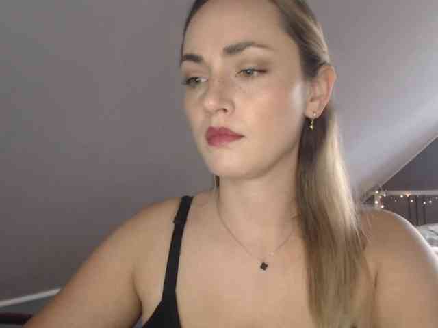 ScarlettXQueen webcam