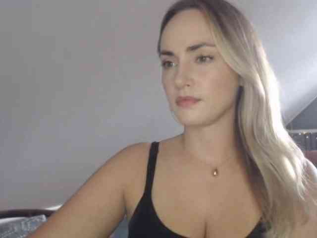 ScarlettXQueen webcam