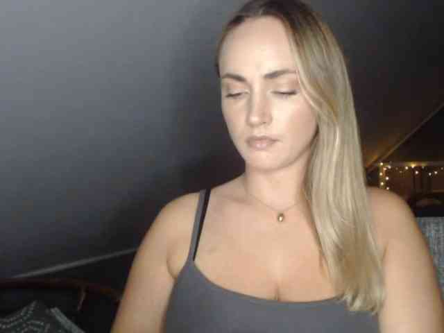 ScarlettXQueen webcam