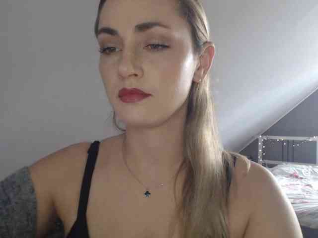 ScarlettXQueen webcam