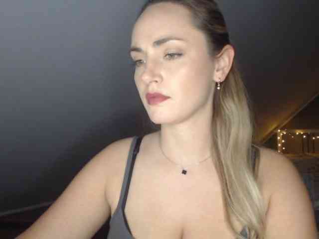 ScarlettXQueen webcam