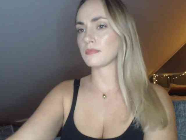 ScarlettXQueen webcam