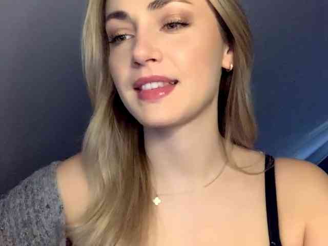 ScarlettXQueen webcam