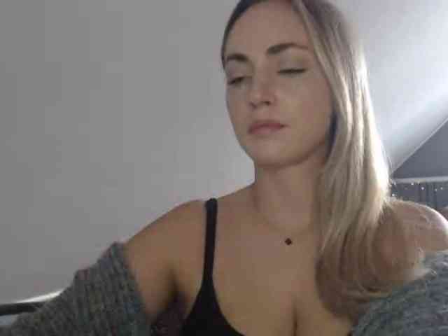 ScarlettXQueen webcam