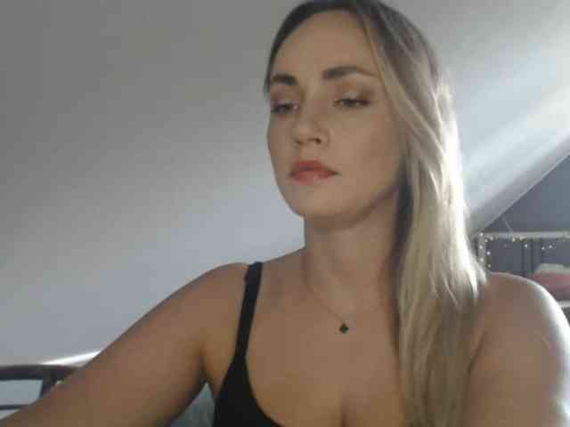 ScarlettXQueen webcam