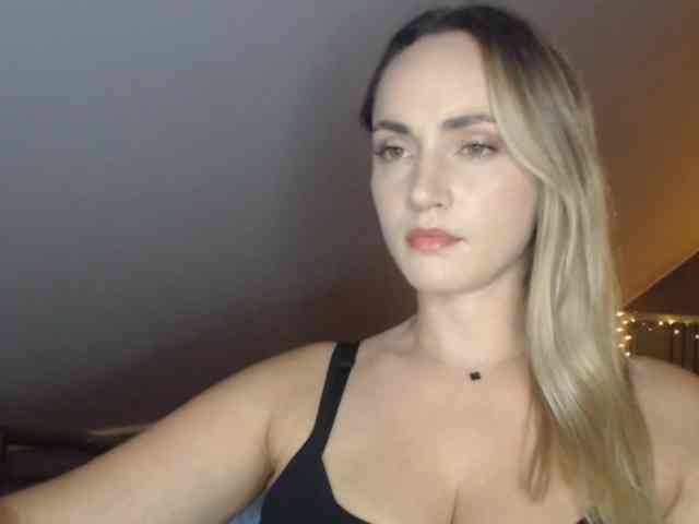 ScarlettXQueen webcam