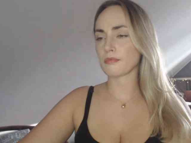 ScarlettXQueen webcam