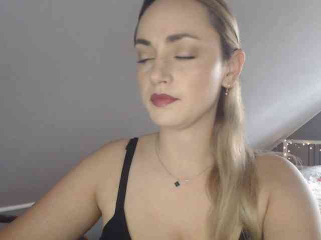 ScarlettXQueen webcam