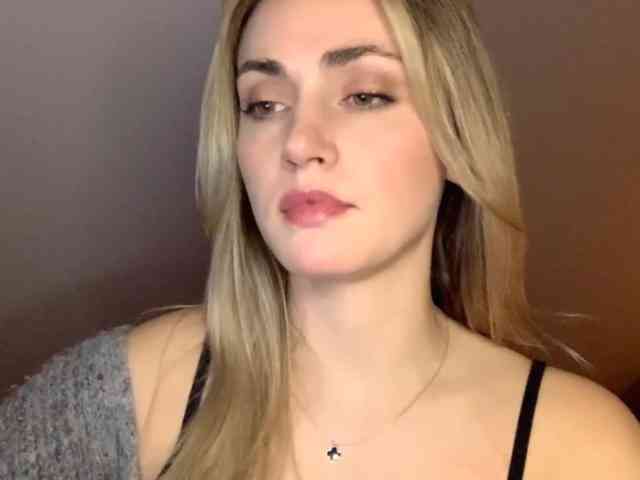 ScarlettXQueen webcam