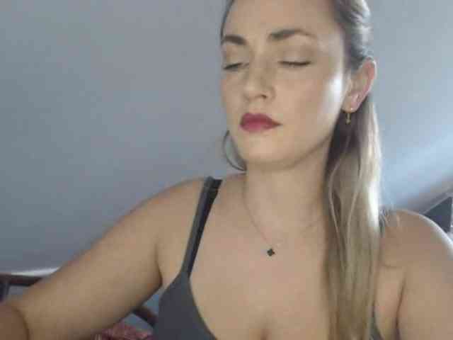ScarlettXQueen webcam