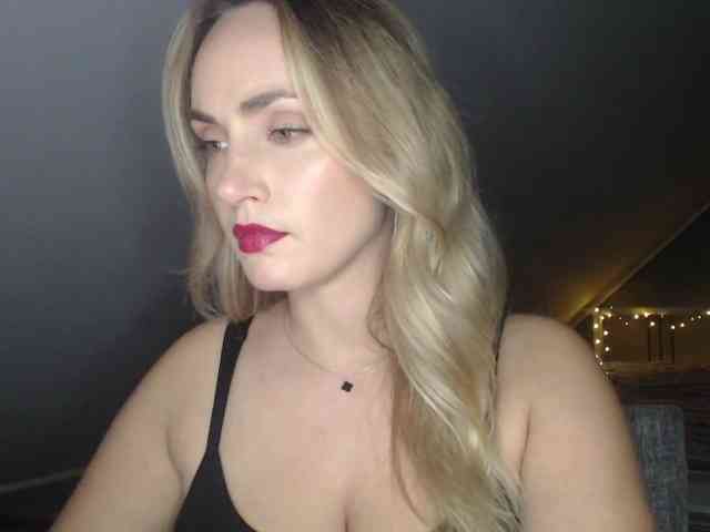 ScarlettXQueen webcam