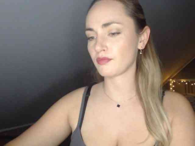 ScarlettXQueen webcam