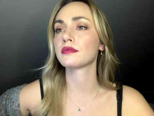 ScarlettXQueen webcam