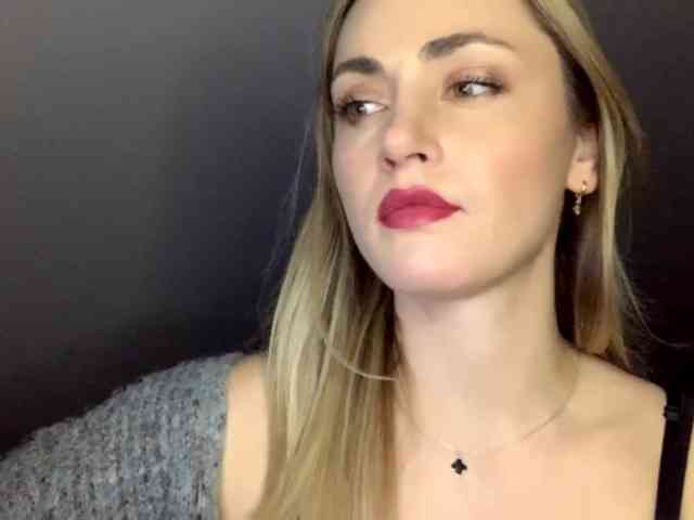 ScarlettXQueen webcam