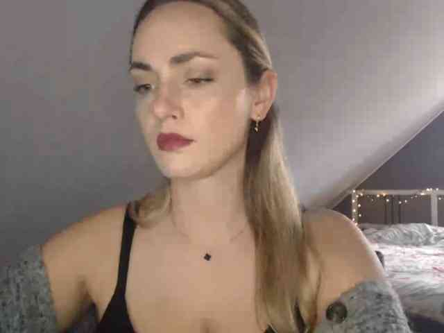 ScarlettXQueen webcam