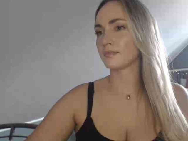 ScarlettXQueen webcam
