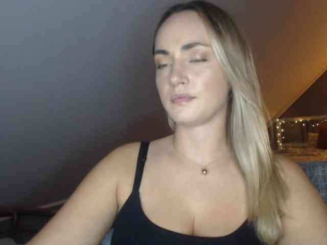 ScarlettXQueen webcam