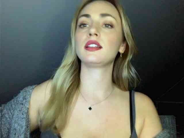 ScarlettXQueen webcam