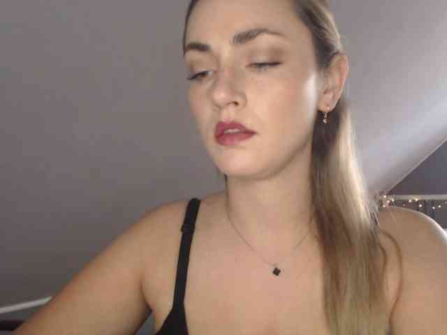 ScarlettXQueen webcam
