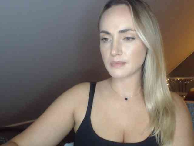 ScarlettXQueen webcam