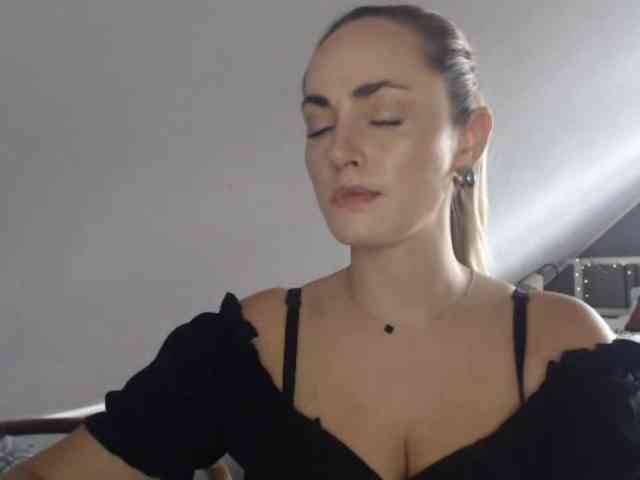 ScarlettXQueen webcam