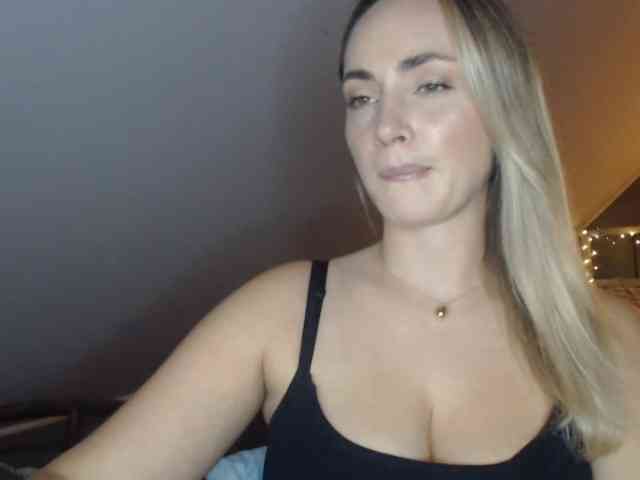 ScarlettXQueen webcam