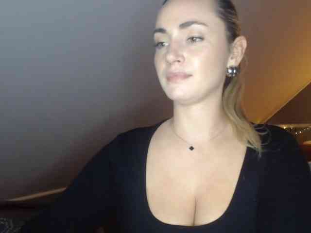 ScarlettXQueen webcam